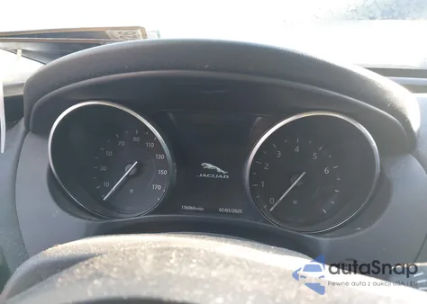 2018 Jaguar Xe 25T Premium из США, поврежденный, VIN SAJAJ4FX2JCP24092